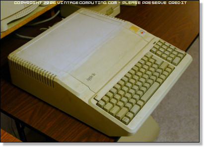 Discolored Apple IIe Platinum