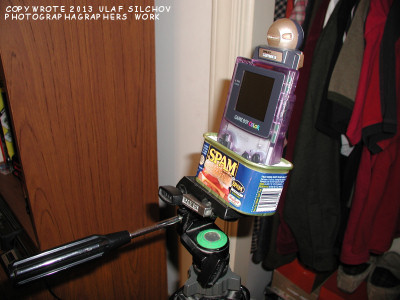 GAMEBOY CAMERA SPAM TRY-POD MOUNTER DEVICES (Game Boy Camera Tripod)